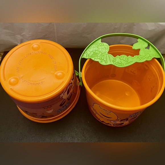 2 Collectible “It’s the Great Pumpkin, Charlie Brown” McDonalds Candy Buckets - Picture 4 of 10